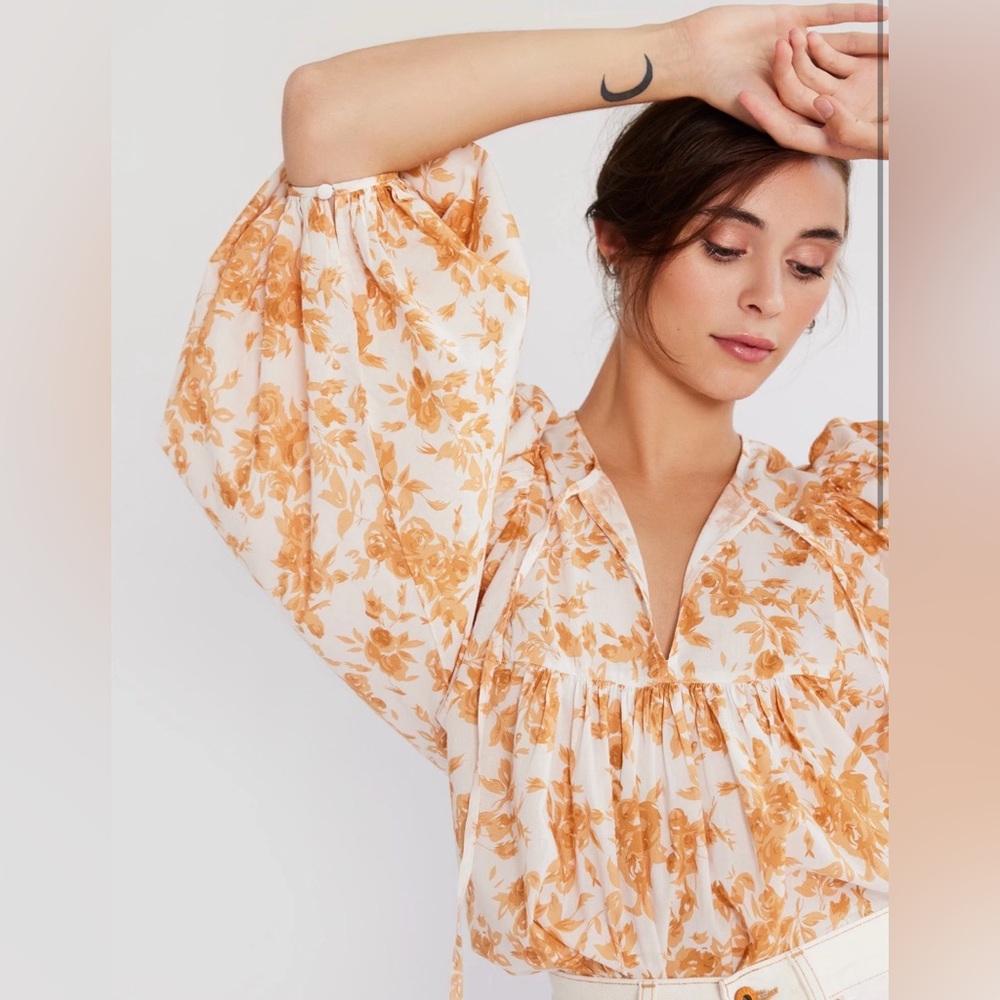 Mille Resort and Travel Charlie Top in Yellow Floral